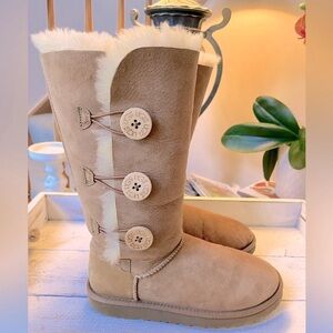 UGG Bailey Button Triplet II Chestnut Boots - Women's 7